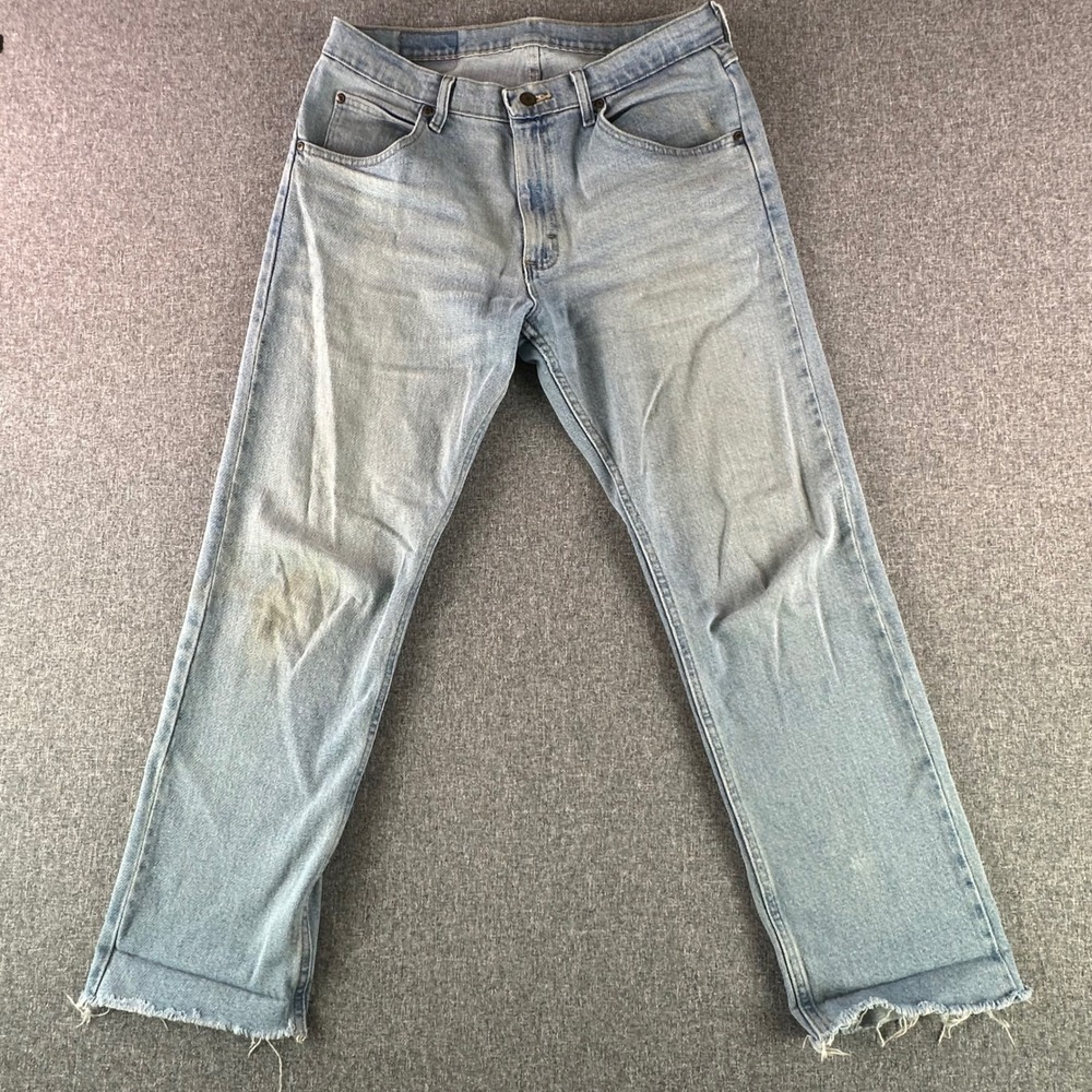 Wrangler Jeans Mens 32x30 Premium Quality Light Wash Raw Hem Stretch Denim